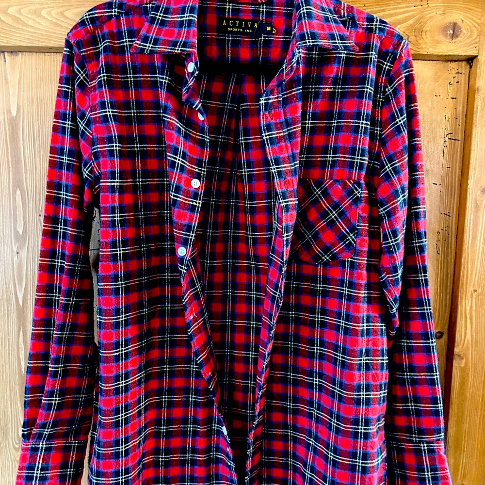 Men's medium plaid flannel shirt